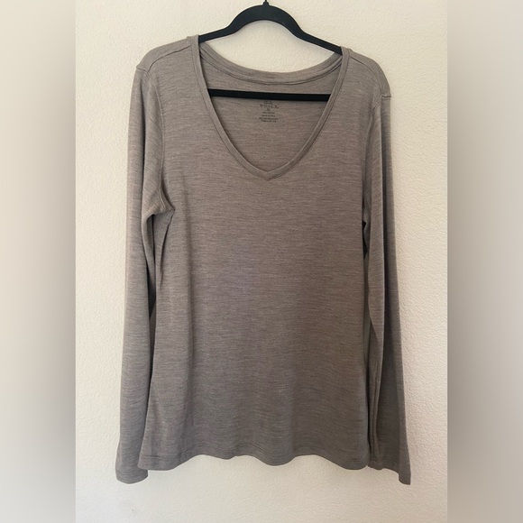 Woolx Tops - Woolx Layla Long Sleeve V-Neck Shirt Baselayer Brown Gray Sz XL 100% Merino wool